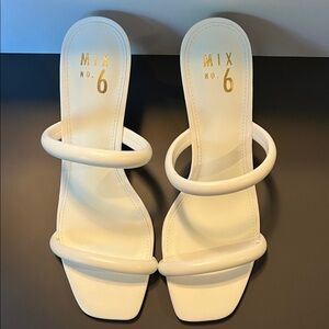Mix No. 6 Women's Cornelle Sandals in white, New No Box, Size 9
